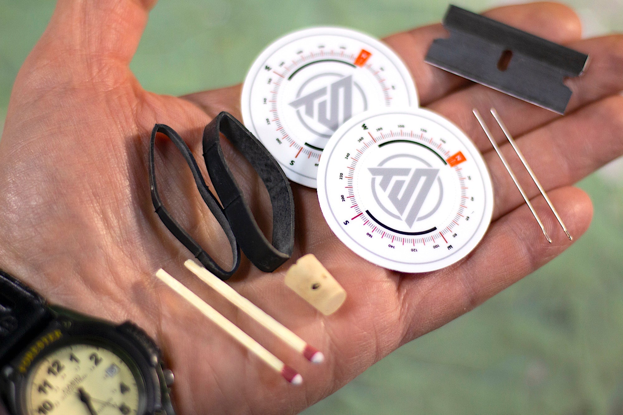 DIY - Water Bottle - Tiny Survival Compass Kit