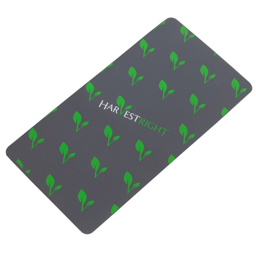 Set of 4 small heat-resistant silicone mats for freeze dryer trays, easy clean-up, dishwasher safe
