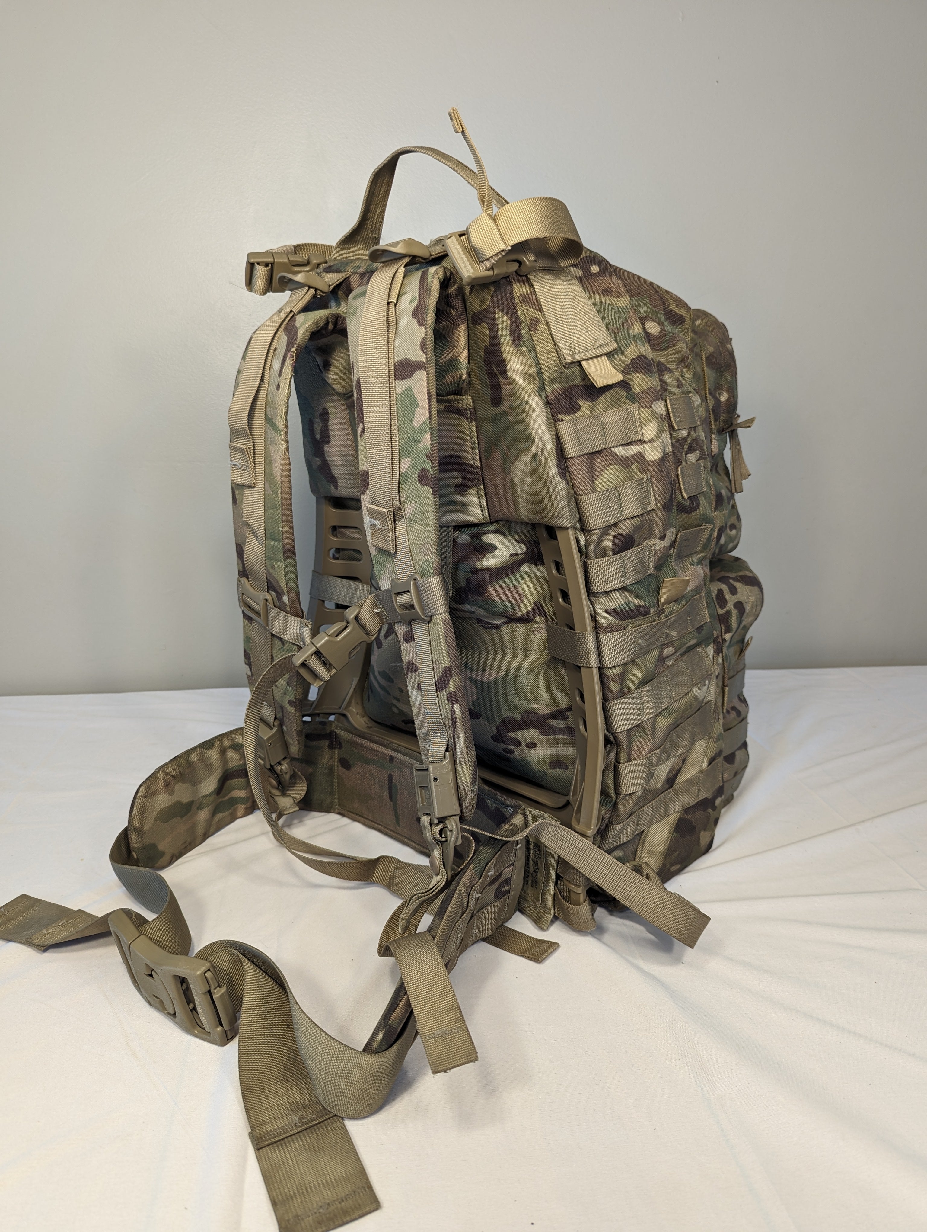 U.S. Military Surplus Medium Field Pack Rucksack MOLLE II Complete - OCP/Multicam