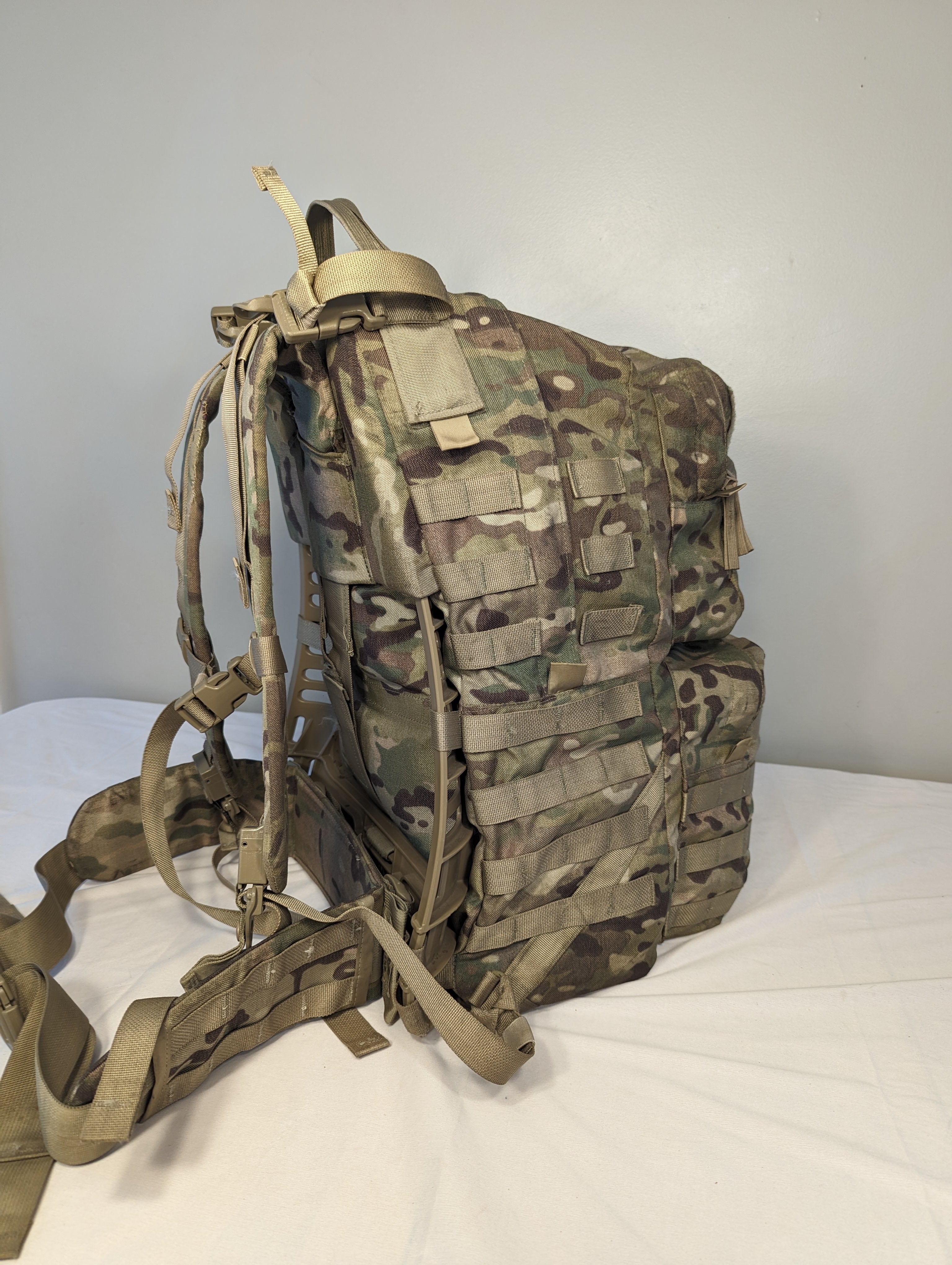 U.S. Military Surplus Medium Field Pack Rucksack MOLLE II Complete - OCP/Multicam