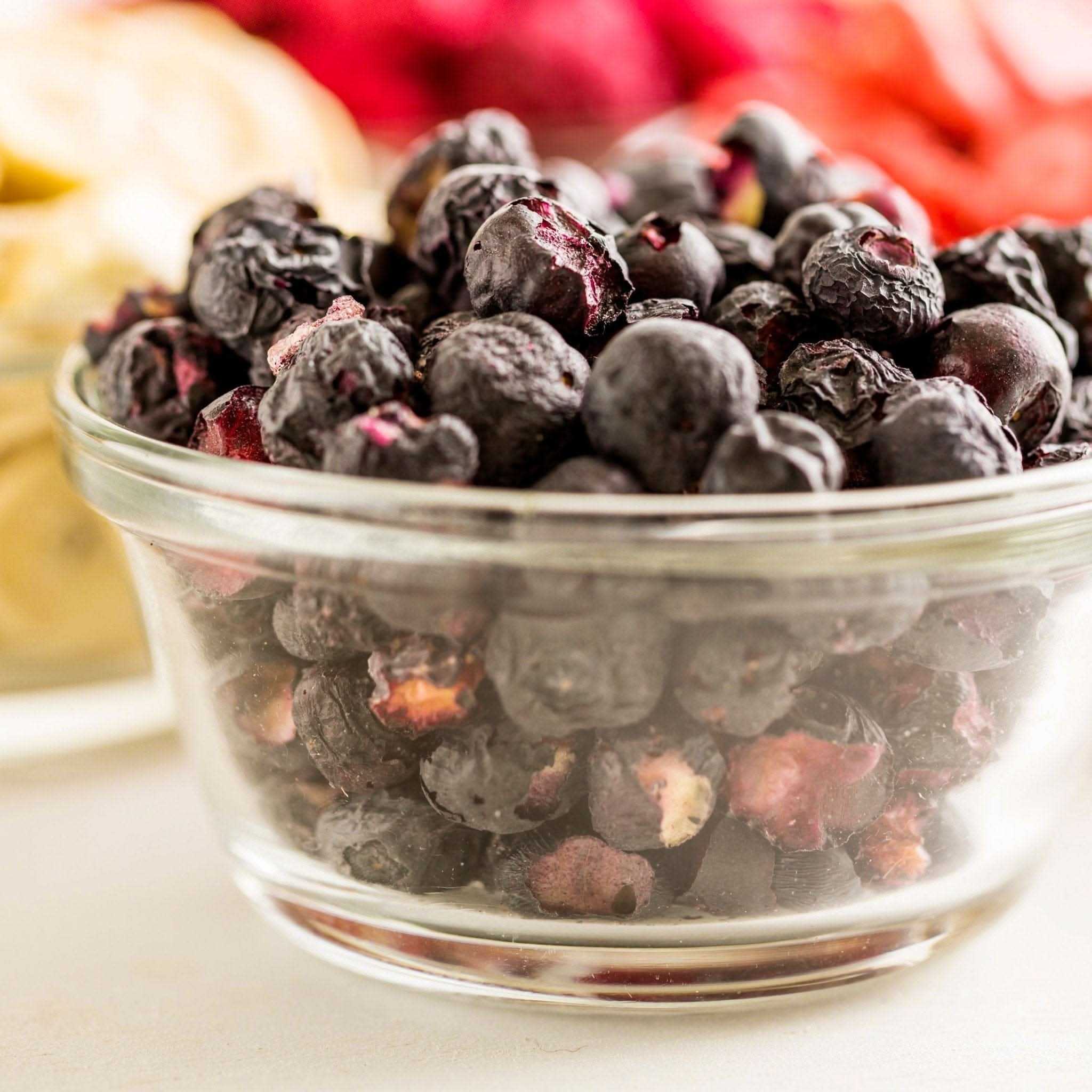 Augason Farms Freeze Dried Whole Blueberries Pouch, 5 Servings Freeze Dried Whole Blueberries Pouch - 5 Servings