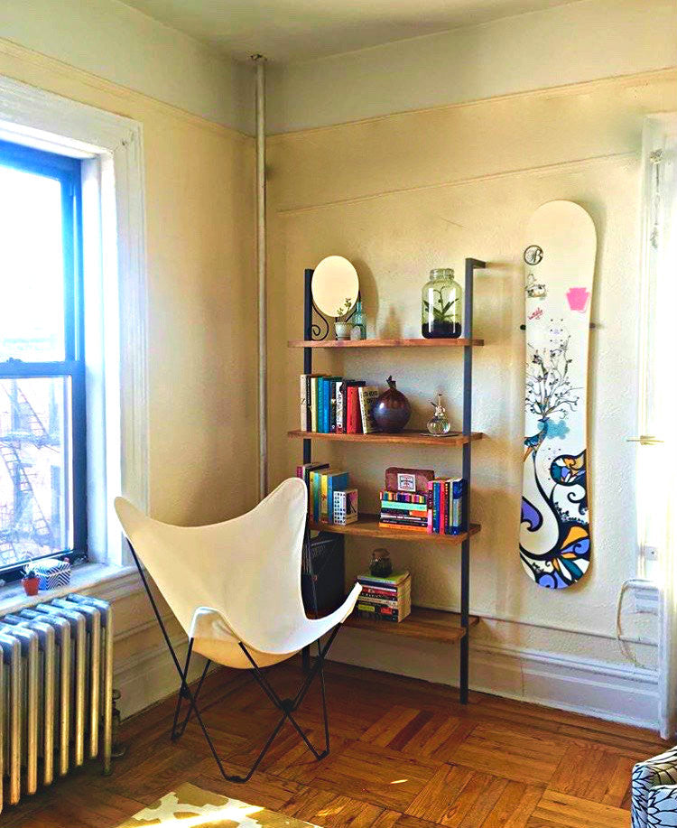 The Cinch Snowboard Display | Floating Rack | 1 Board