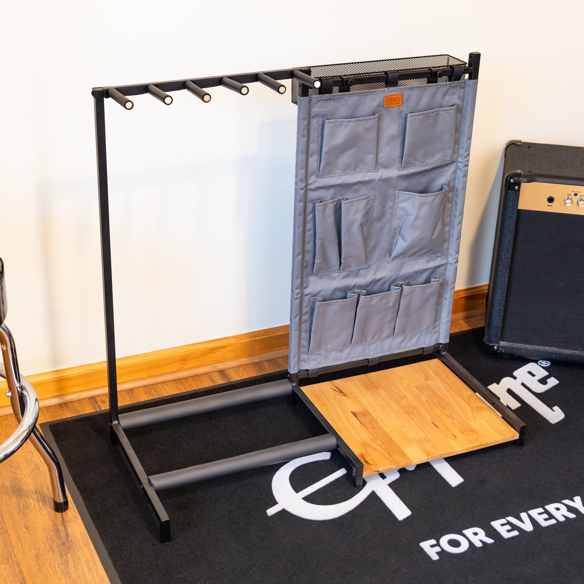 The Opener 5-Slot Guitar Rack | Gray