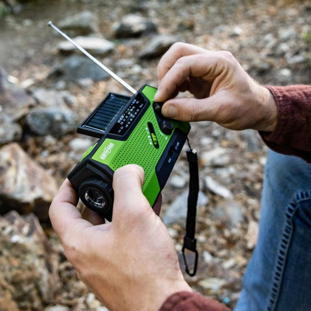 Pack of 30 Ready Hour 4-in-1 Emergency Solar Flashlight & AM/FM/Weather Radio w/ Hand Crank